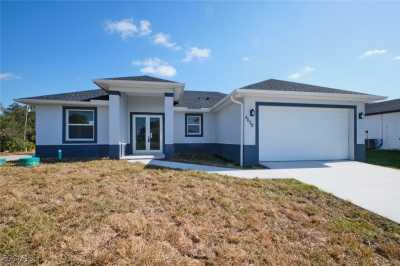 Home For Sale in Lehigh Acres, Florida