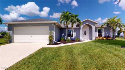 Home For Sale in Cape Coral, Florida