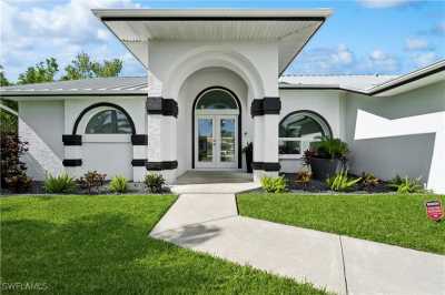 Home For Sale in Cape Coral, Florida