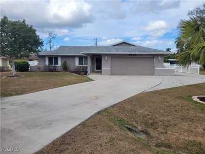 Home For Sale in Fort Myers, Florida
