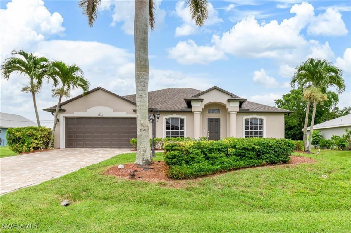 Picture of Home For Sale in Cape Coral, Florida, United States