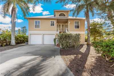 Home For Sale in Sanibel, Florida