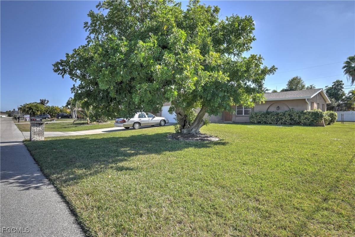 Picture of Home For Sale in Cape Coral, Florida, United States