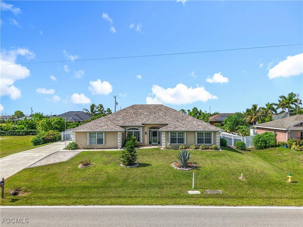 Picture of Home For Sale in Cape Coral, Florida, United States