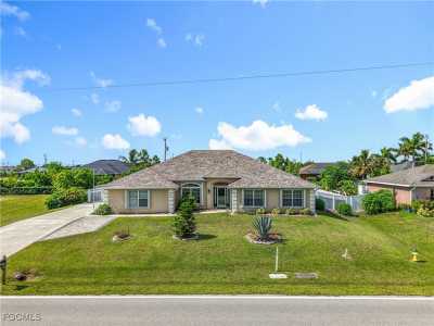Home For Sale in Cape Coral, Florida