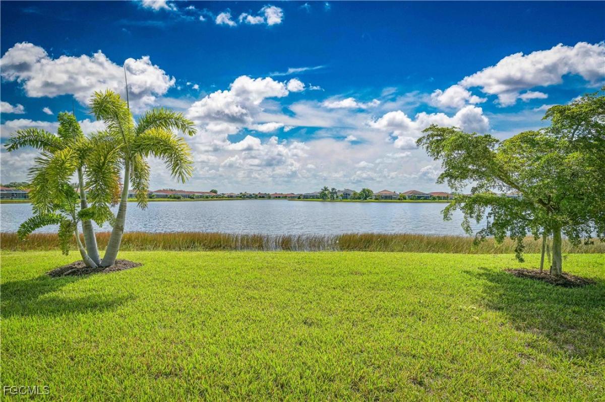 Picture of Home For Sale in Alva, Florida, United States