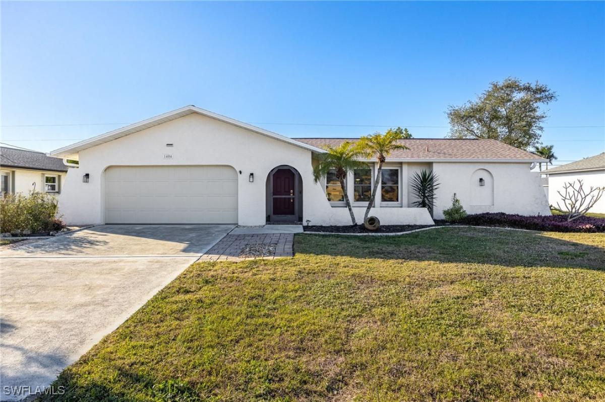 Picture of Home For Sale in Cape Coral, Florida, United States