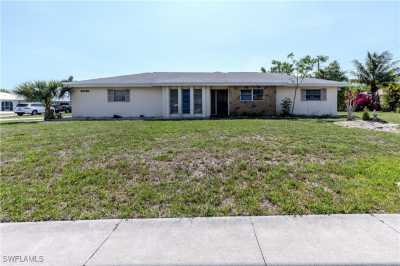 Home For Sale in Cape Coral, Florida
