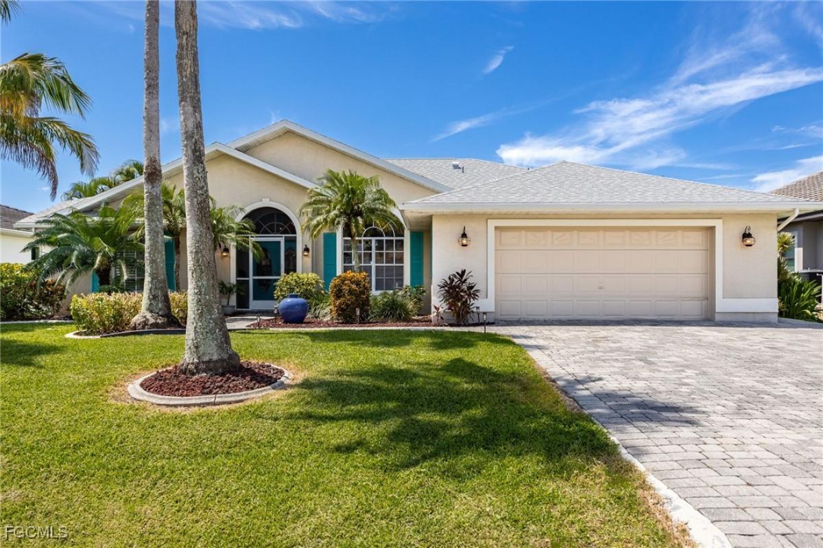 Picture of Home For Sale in Cape Coral, Florida, United States