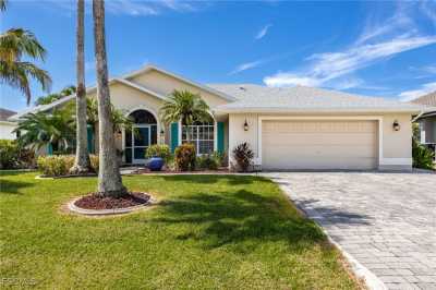 Home For Sale in Cape Coral, Florida