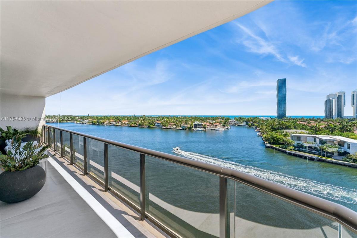 Picture of Condo For Sale in Aventura, Florida, United States