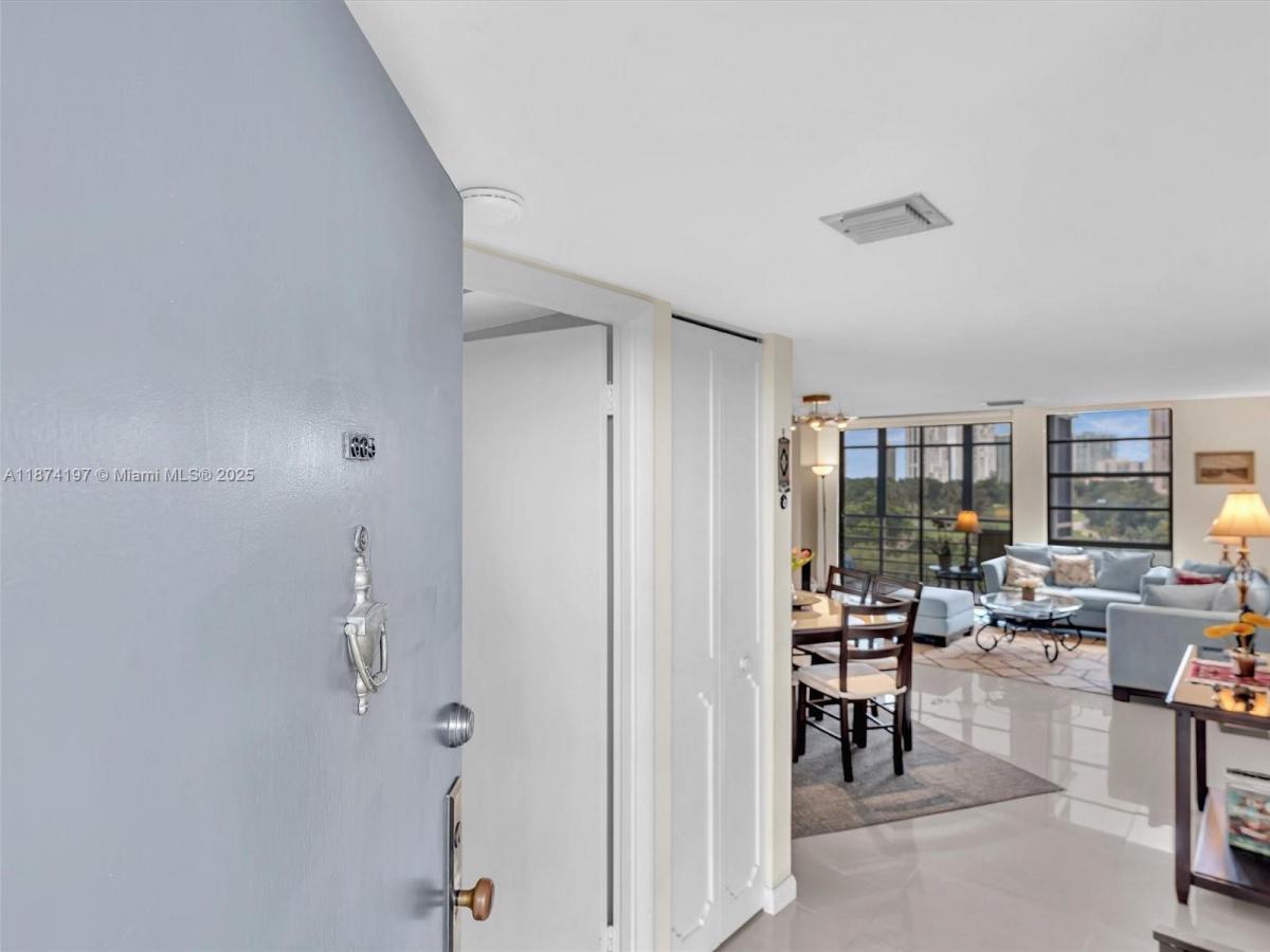 Picture of Condo For Sale in Aventura, Florida, United States