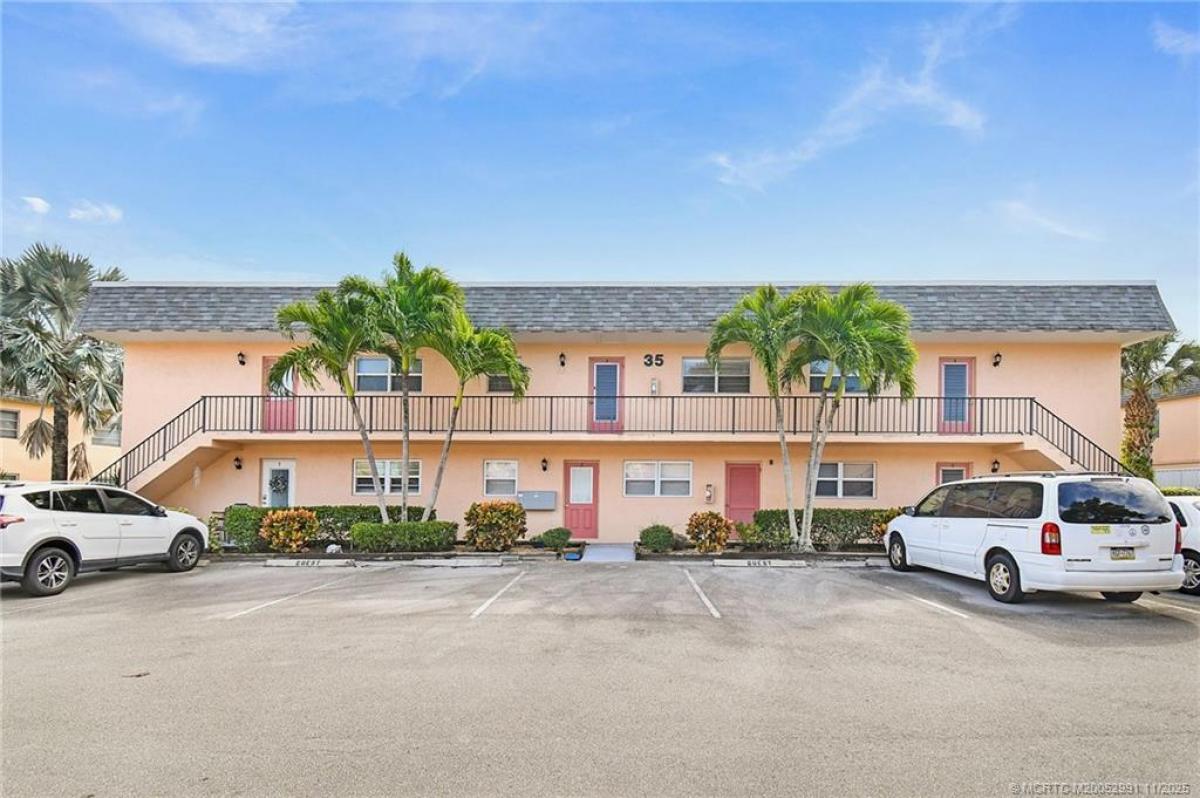 Picture of Condo For Sale in Stuart, Florida, United States