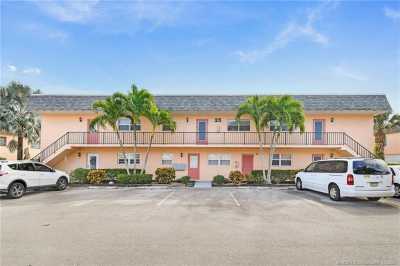 Condo For Sale in Stuart, Florida