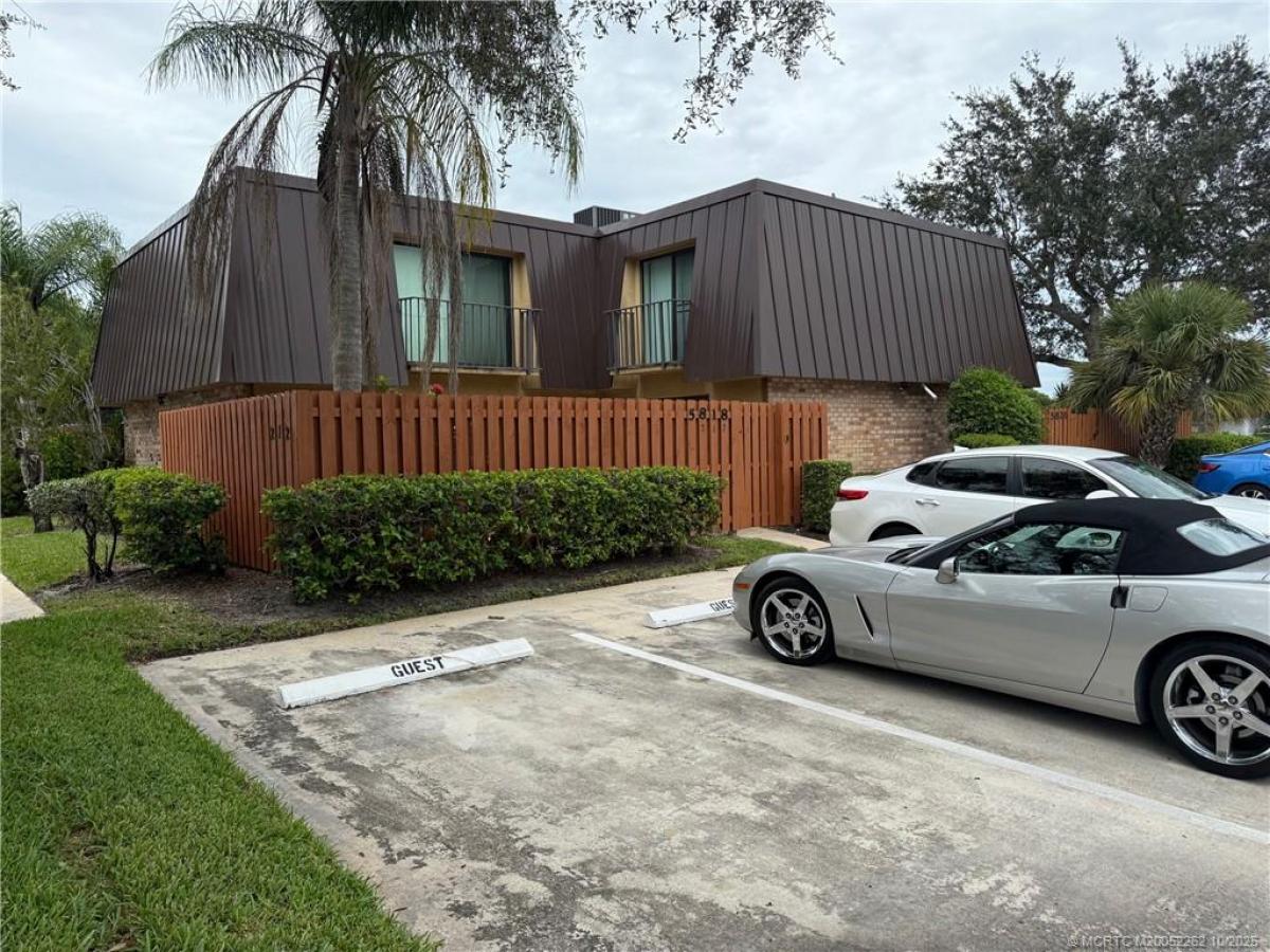 Picture of Home For Sale in Stuart, Florida, United States
