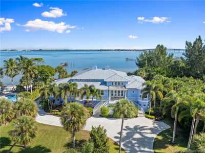 Home For Sale in Stuart, Florida
