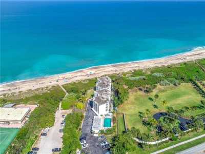 Condo For Sale in Stuart, Florida