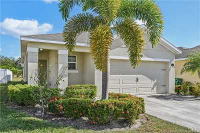 Home For Sale in Port Saint Lucie, Florida