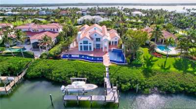 Home For Sale in Stuart, Florida