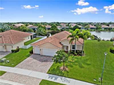 Home For Sale in Stuart, Florida