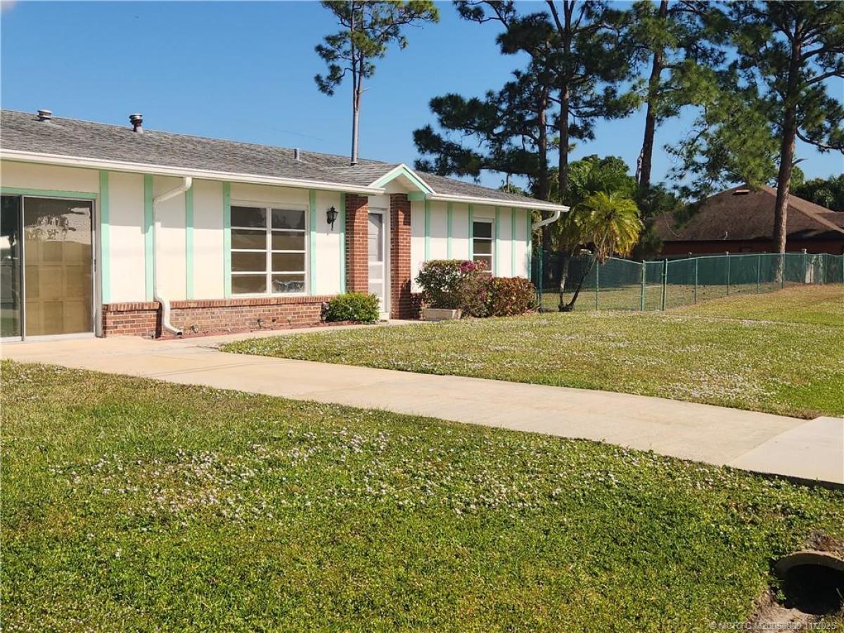 Picture of Home For Sale in Port Saint Lucie, Florida, United States