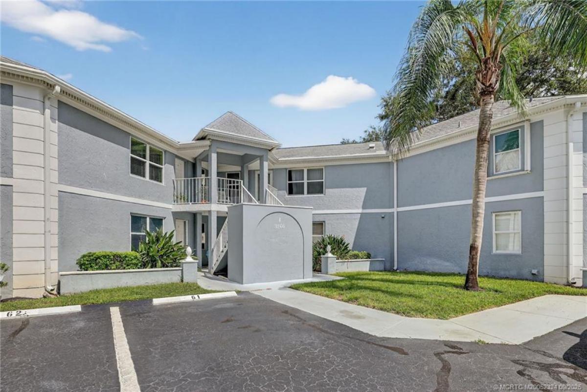 Picture of Condo For Sale in Stuart, Florida, United States