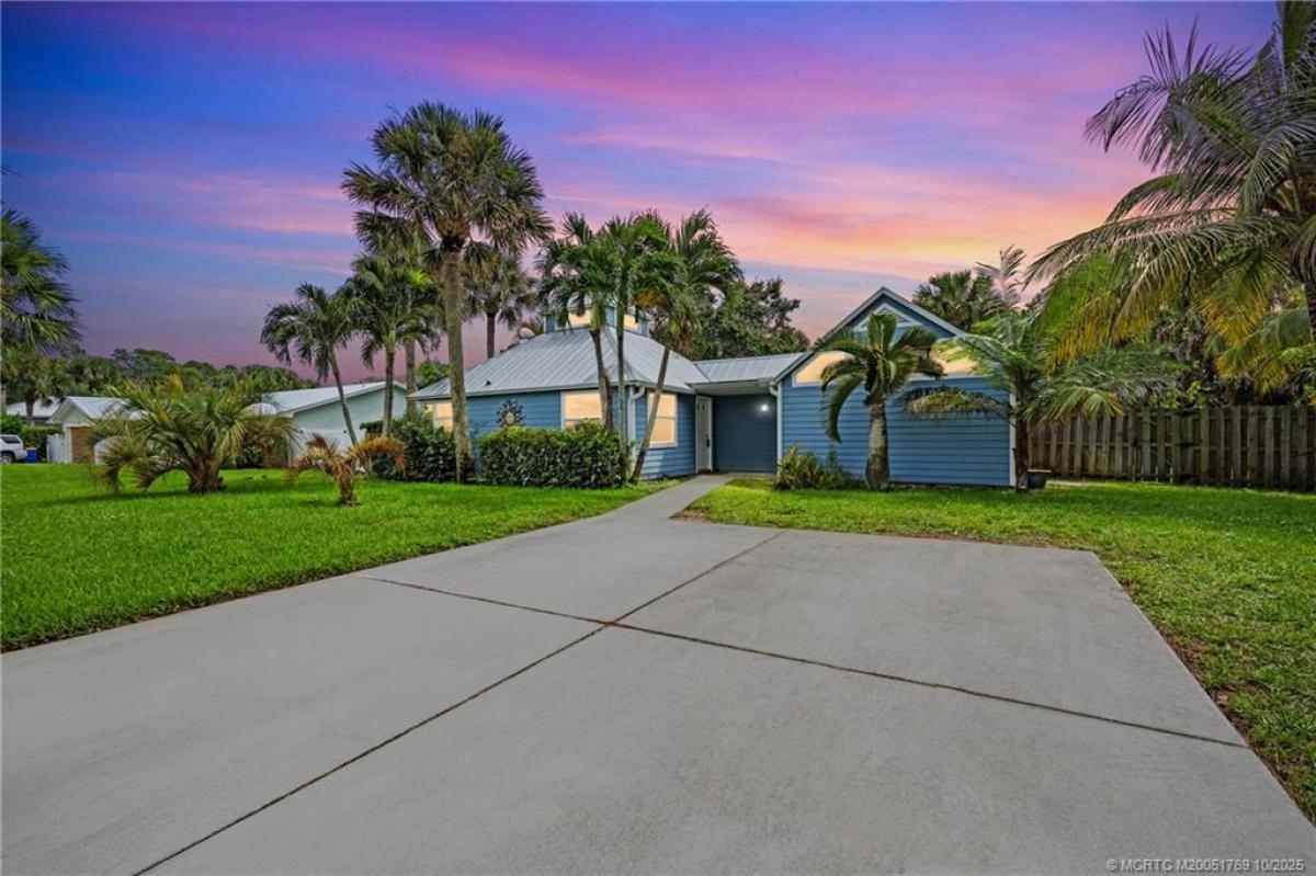 Picture of Home For Sale in Palm City, Florida, United States