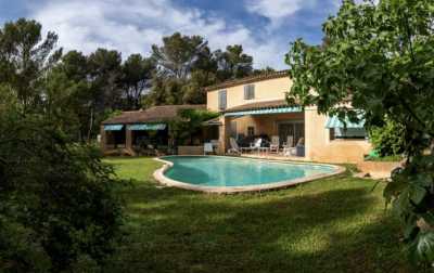 Villa For Sale in Meyreuil, France