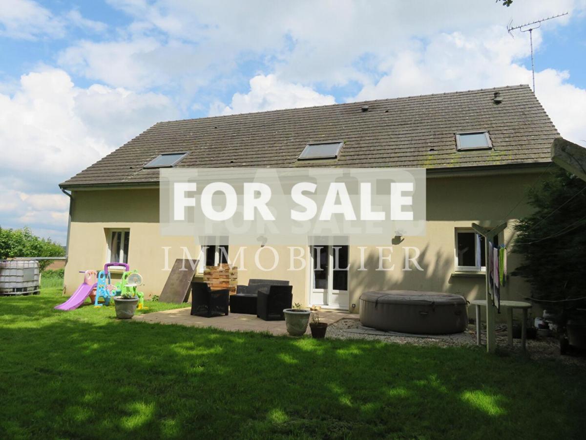 Picture of Home For Sale in Pre En Pail, Pays De La Loire, France