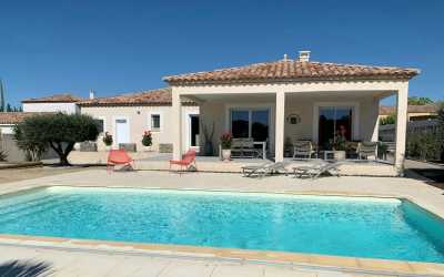 Villa For Sale in Autignac, France