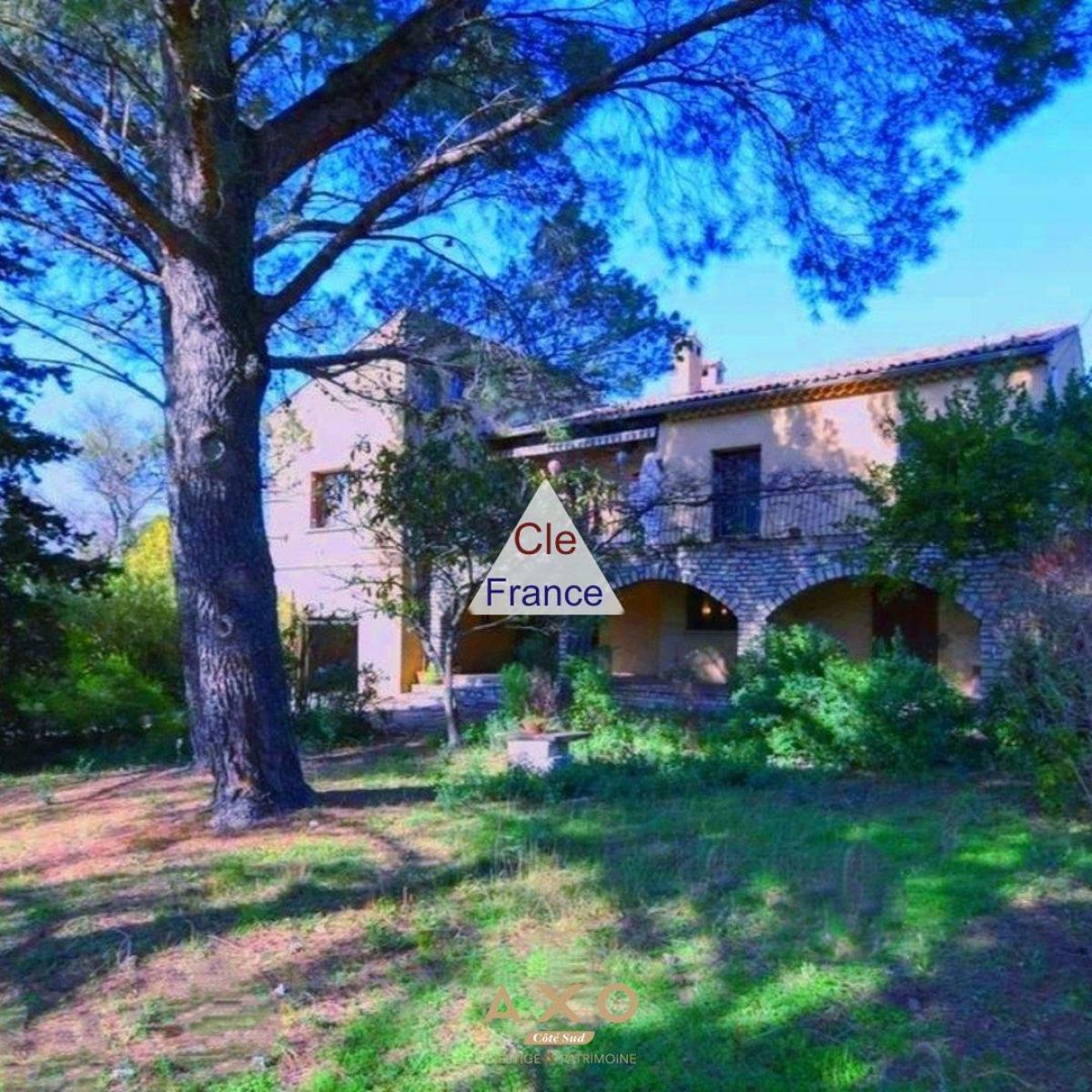Picture of Villa For Sale in Uzes, Languedoc Roussillon, France