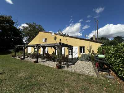 Home For Sale in Levignac De Guyenne, France