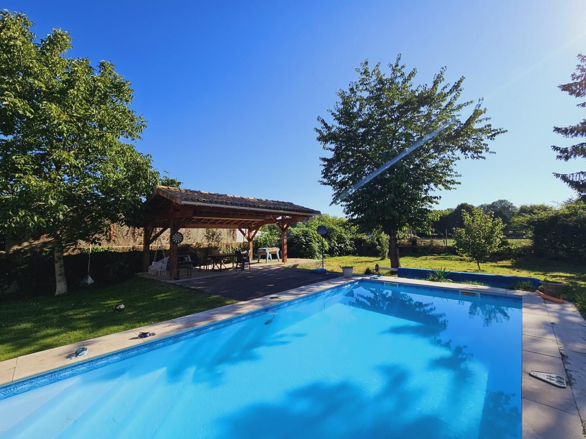 Picture of Villa For Sale in Cours De Pile, Other, France