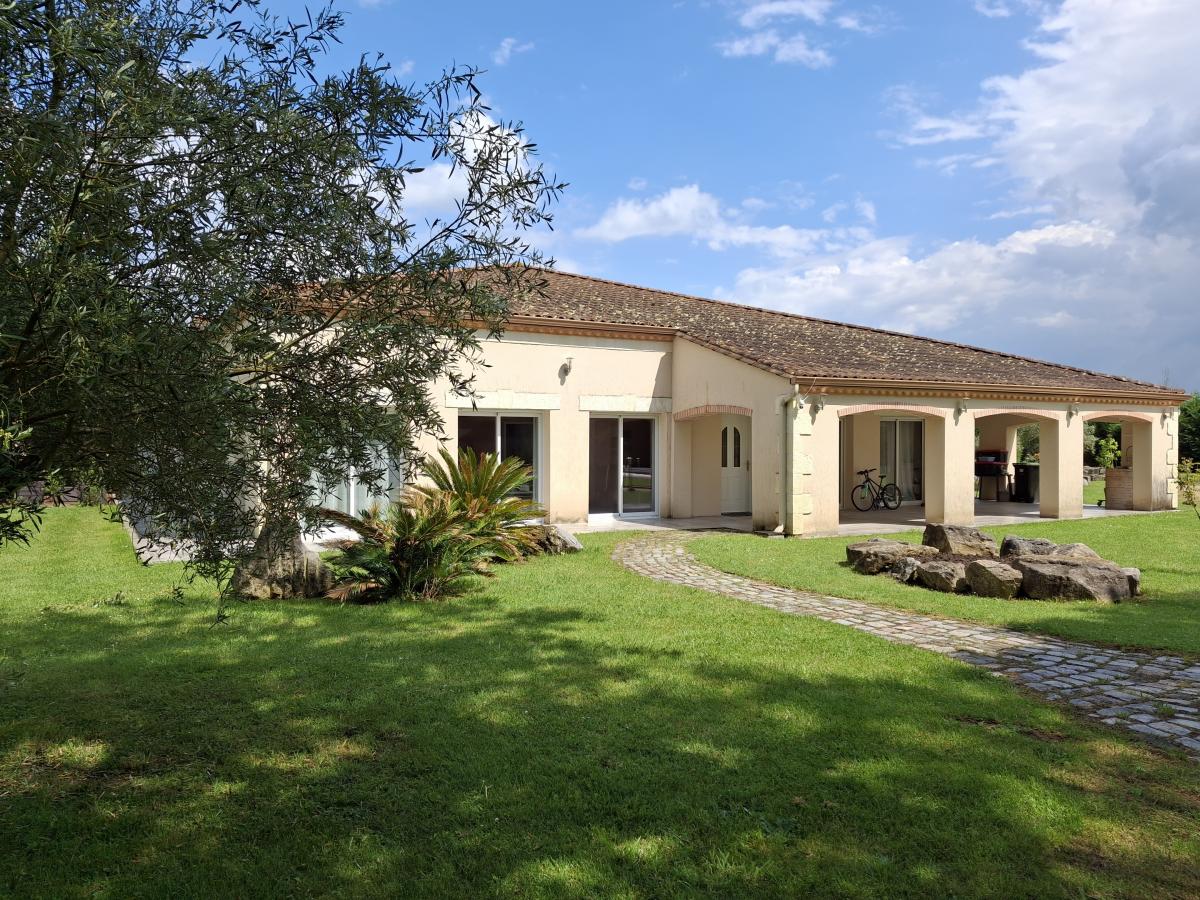 Picture of Villa For Sale in Bergerac, Aquitaine, France