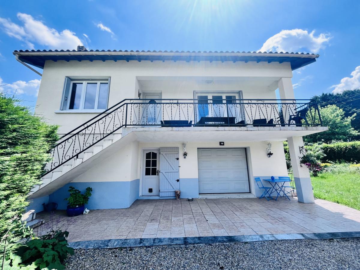 Picture of Home For Sale in Lauzun, Lot Et Garonne, France