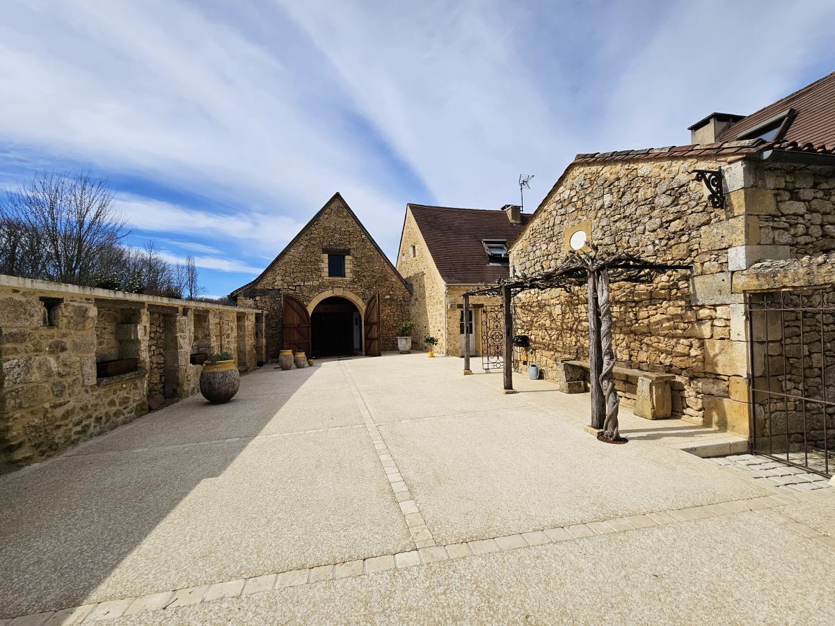 Picture of Home For Sale in Lalinde, Aquitaine, France