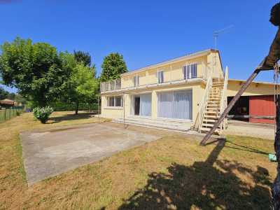 Home For Sale in Lalinde, France