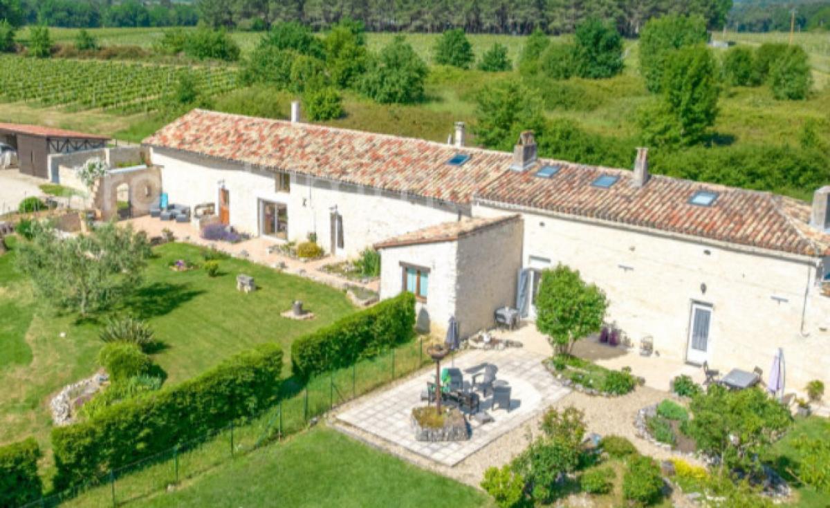Picture of Home For Sale in Pineuilh, Other, France