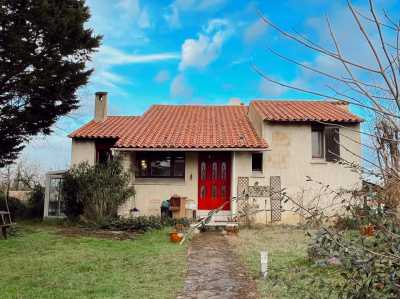 Home For Sale in Eymet, France