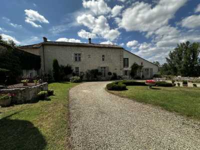 Home For Sale in Duras, France