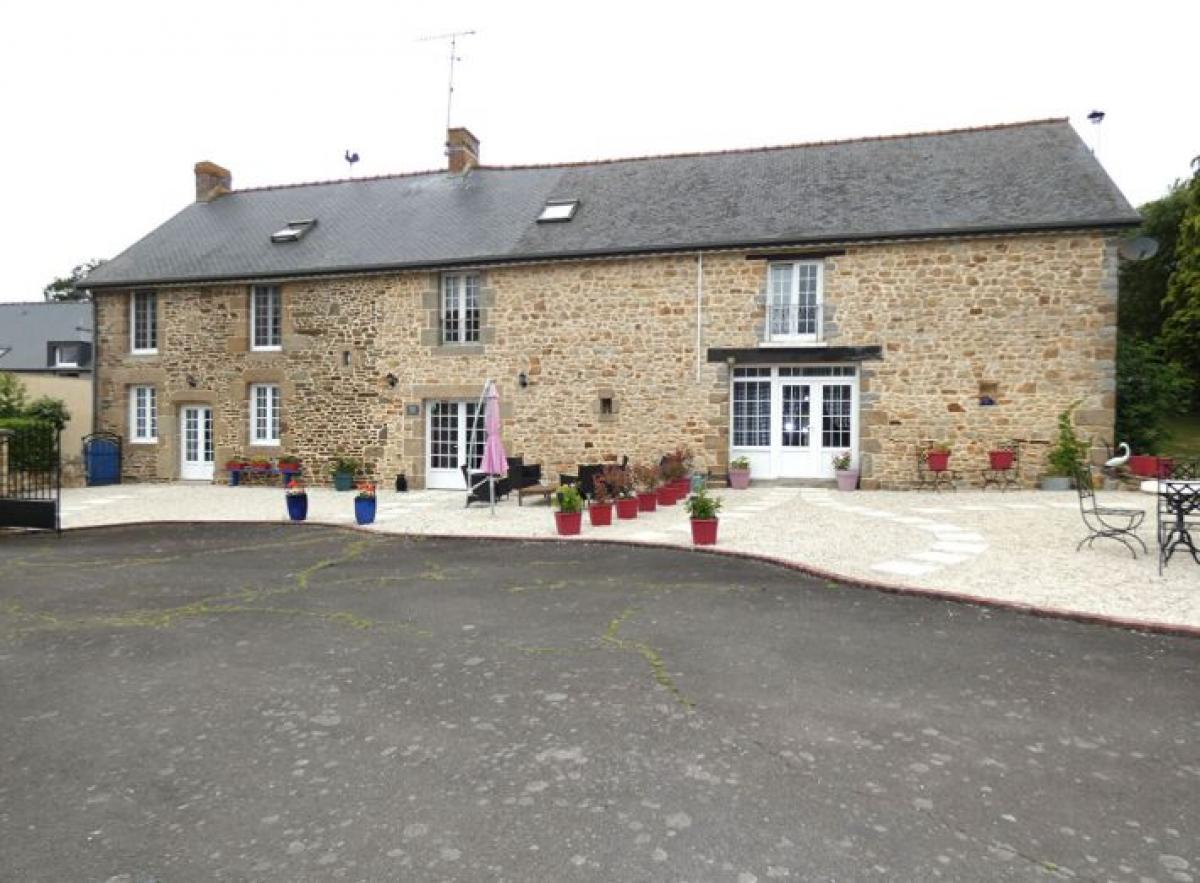 Picture of Home For Sale in Saint James, Manche, France