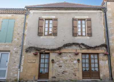 Home For Sale in Monpazier, France