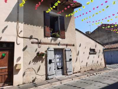 Home For Sale in Eymet, France