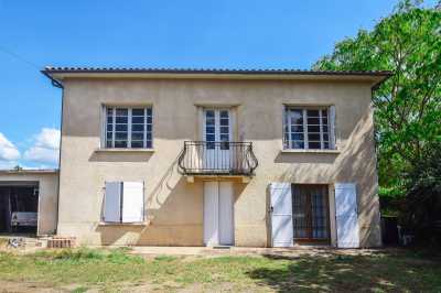 Home For Sale in Miramont De Guyenne, France