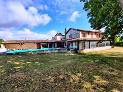 Home For Sale in Eymet, France