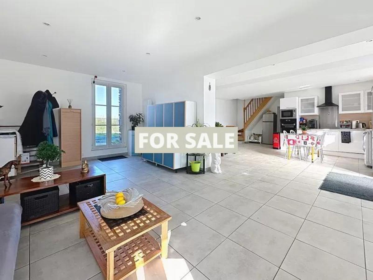 Picture of Home For Sale in Saint James, Manche, France