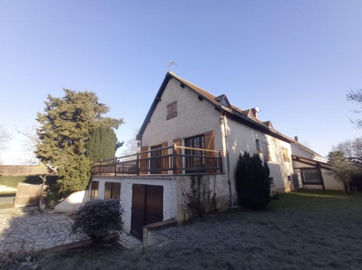 Picture of Home For Sale in Chartres, Centre, France