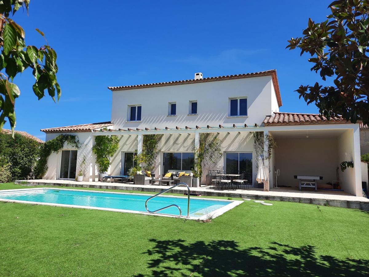 Picture of Villa For Sale in Autignac, Languedoc Roussillon, France