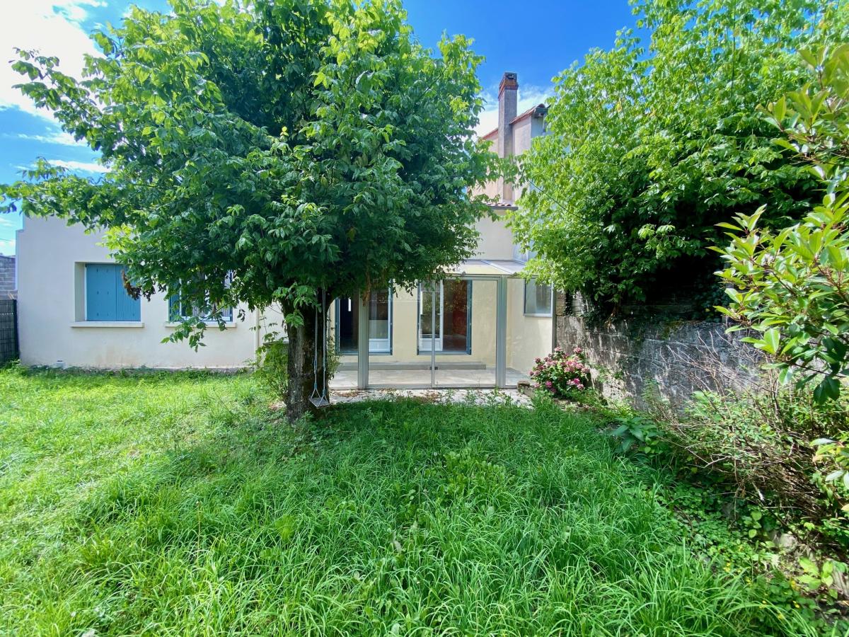 Picture of Home For Sale in Bergerac, Aquitaine, France