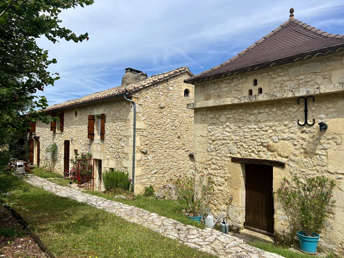 Picture of Home For Sale in Beaumont, Auvergne, France